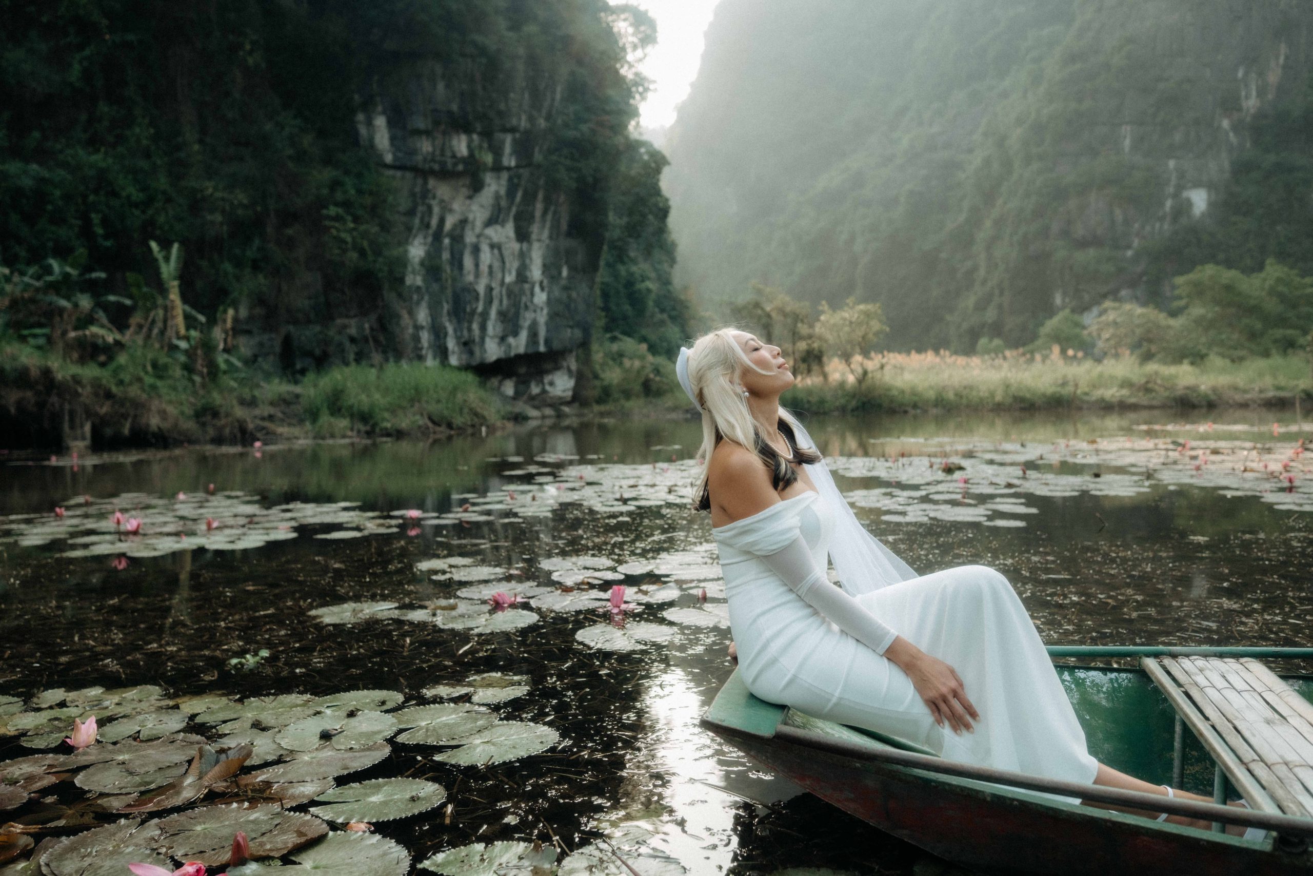 ninh binh vietnam elopement